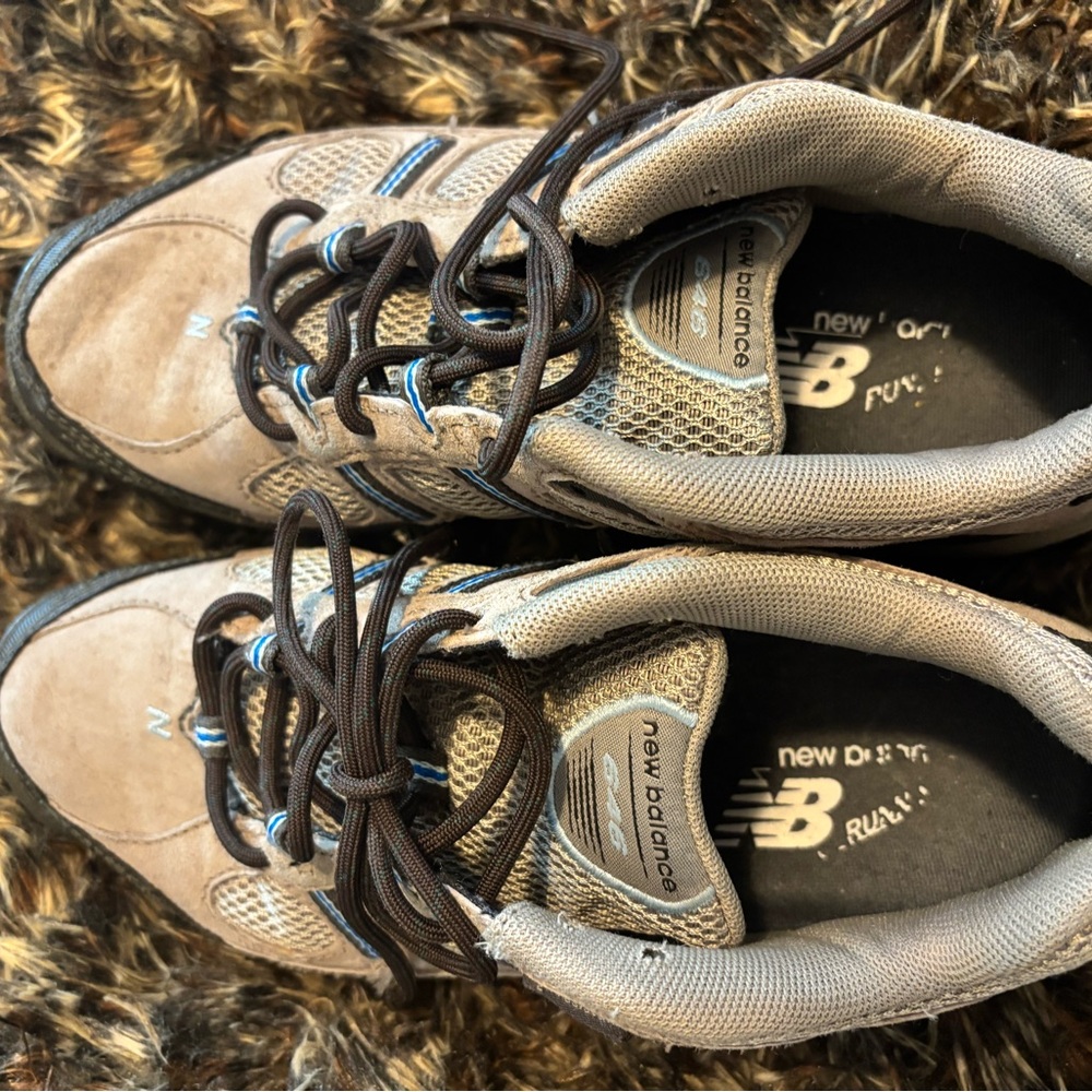 New Balance Men's Gray and Black Athletic Shoes